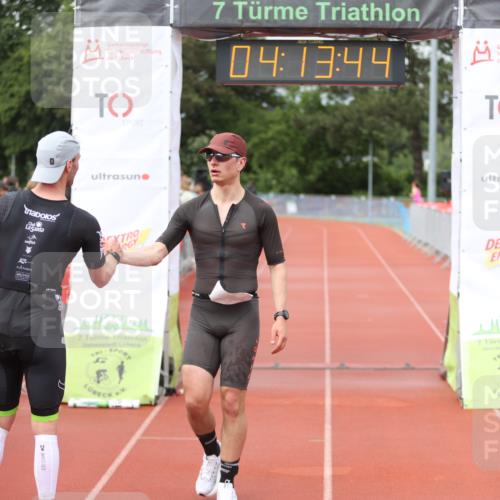 14.06.2026 - 7 Türme Triathlon Andreas Tolksdorf http://msf.ph/oto/9802831 14.06.2026 15:13:43 Ziel 924 meine-sportfotos.de