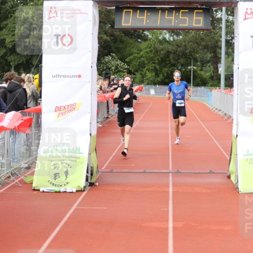 14.06.2026 - 7 Türme Triathlon Andreas Tolksdorf http://msf.ph/oto/9802852 14.06.2026 15:14:55 Ziel 957, 1103 meine-sportfotos.de