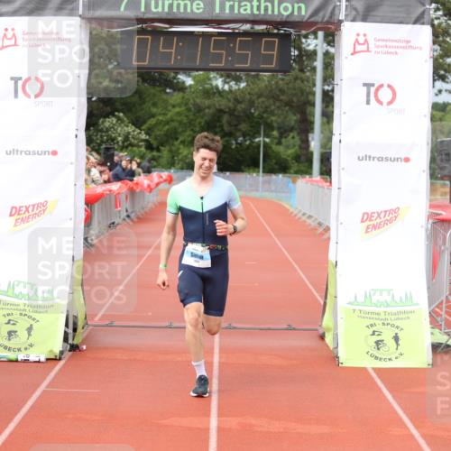 14.06.2026 - 7 Türme Triathlon Andreas Tolksdorf http://msf.ph/oto/9802895 14.06.2026 15:15:57 Ziel 1006 meine-sportfotos.de
