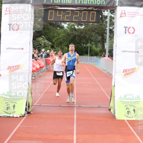 14.06.2026 - 7 Türme Triathlon Andreas Tolksdorf http://msf.ph/oto/9803237 14.06.2026 15:21:58 Ziel 890, 1102 meine-sportfotos.de
