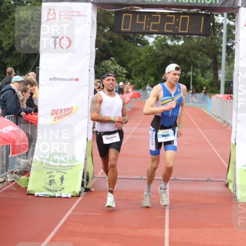14.06.2026 - 7 Türme Triathlon Andreas Tolksdorf http://msf.ph/oto/9803248 14.06.2026 15:21:59 Ziel 890, 1102 meine-sportfotos.de