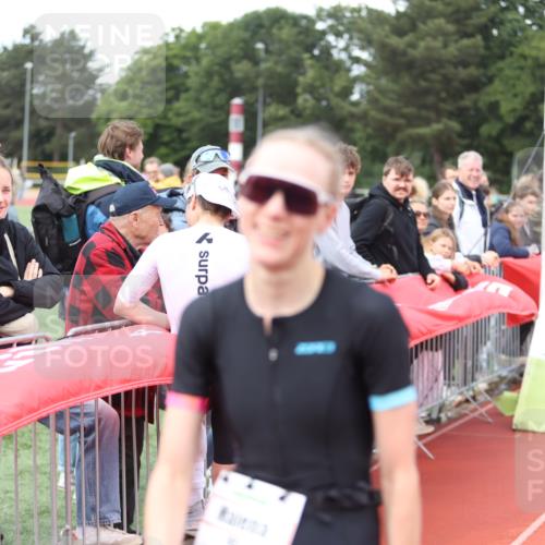 14.06.2026 - 7 Türme Triathlon Andreas Tolksdorf http://msf.ph/oto/9803408 14.06.2026 15:24:11 Ziel 881, 1073 meine-sportfotos.de