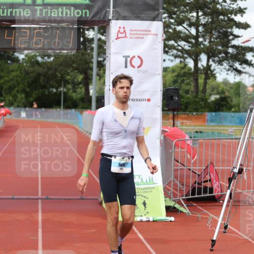 14.06.2026 - 7 Türme Triathlon Andreas Tolksdorf http://msf.ph/oto/9803666 14.06.2026 15:26:10 Ziel 999 meine-sportfotos.de