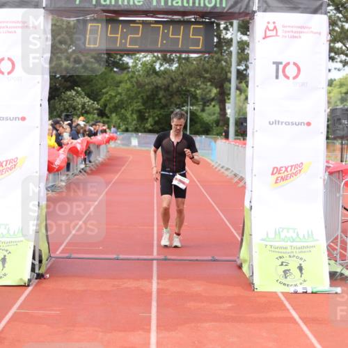 14.06.2026 - 7 Türme Triathlon Andreas Tolksdorf http://msf.ph/oto/9803824 14.06.2026 15:27:44 Ziel 828 meine-sportfotos.de