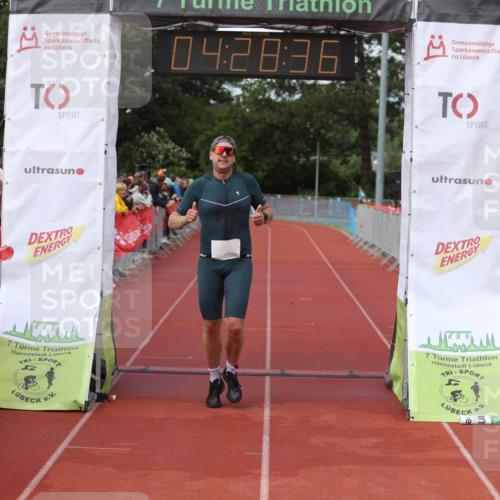 14.06.2026 - 7 Türme Triathlon Andreas Tolksdorf http://msf.ph/oto/9803953 14.06.2026 15:28:35 Ziel 1058, 1081 meine-sportfotos.de