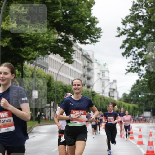 14.06.2026 - REWE Women's Run Jannik Wohlers http://msf.ph/oto/9804080 14.06.2026 10:37:20 Laufen 5336, 77, 6051 meine-sportfotos.de