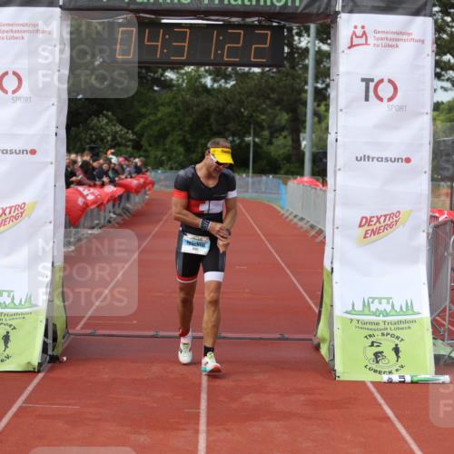 14.06.2026 - 7 Türme Triathlon Andreas Tolksdorf http://msf.ph/oto/9804150 14.06.2026 15:31:21 Ziel 1091 meine-sportfotos.de