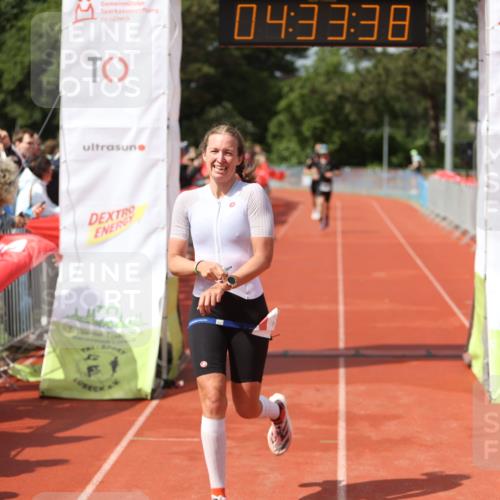 14.06.2026 - 7 Türme Triathlon Andreas Tolksdorf http://msf.ph/oto/9804454 14.06.2026 15:33:37 Ziel 643, 665, 1104, 1158 meine-sportfotos.de