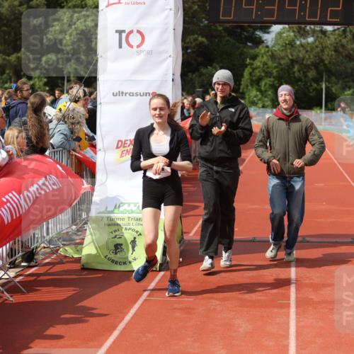 14.06.2026 - 7 Türme Triathlon Andreas Tolksdorf http://msf.ph/oto/9804540 14.06.2026 15:34:01 Ziel 898 meine-sportfotos.de