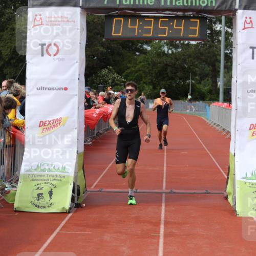 14.06.2026 - 7 Türme Triathlon Andreas Tolksdorf http://msf.ph/oto/9804754 14.06.2026 15:35:42 Ziel 963, 987 meine-sportfotos.de