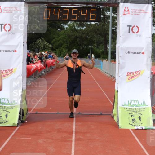 14.06.2026 - 7 Türme Triathlon Andreas Tolksdorf http://msf.ph/oto/9804778 14.06.2026 15:35:45 Ziel 963, 987 meine-sportfotos.de