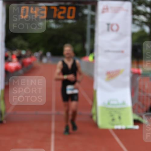 14.06.2026 - 7 Türme Triathlon Andreas Tolksdorf http://msf.ph/oto/9805014 14.06.2026 15:37:20 Ziel 948, 1137 meine-sportfotos.de