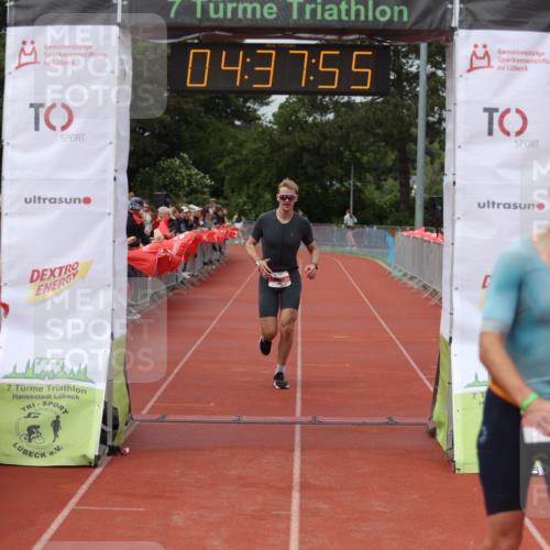 14.06.2026 - 7 Türme Triathlon Andreas Tolksdorf http://msf.ph/oto/9805046 14.06.2026 15:37:54 Ziel 676, 722 meine-sportfotos.de