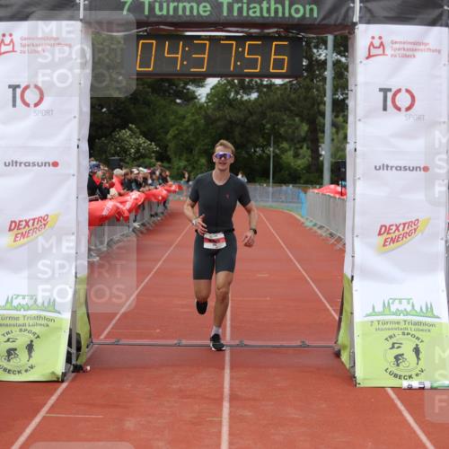 14.06.2026 - 7 Türme Triathlon Andreas Tolksdorf http://msf.ph/oto/9805047 14.06.2026 15:37:55 Ziel 676, 722 meine-sportfotos.de