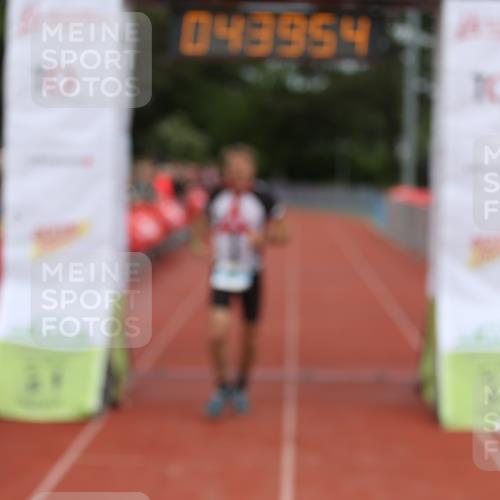 14.06.2026 - 7 Türme Triathlon Andreas Tolksdorf http://msf.ph/oto/9805135 14.06.2026 15:39:53 Ziel 914 meine-sportfotos.de