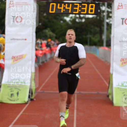 14.06.2026 - 7 Türme Triathlon Andreas Tolksdorf http://msf.ph/oto/9805277 14.06.2026 15:43:37 Ziel 905, 1132, 1532, 1570 meine-sportfotos.de