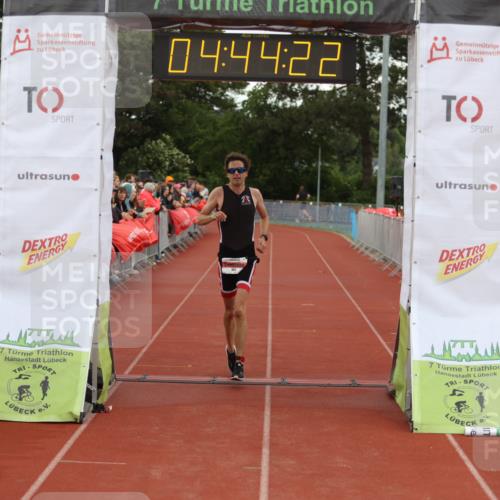 14.06.2026 - 7 Türme Triathlon Andreas Tolksdorf http://msf.ph/oto/9805293 14.06.2026 15:44:20 Ziel 602, 1141 meine-sportfotos.de