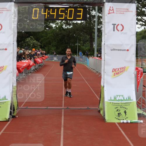 14.06.2026 - 7 Türme Triathlon Andreas Tolksdorf http://msf.ph/oto/9805324 14.06.2026 15:45:01 Ziel 896, 1097 meine-sportfotos.de