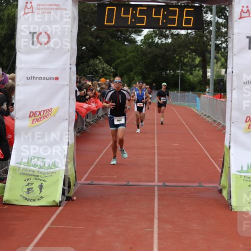 14.06.2026 - 7 Türme Triathlon Andreas Tolksdorf http://msf.ph/oto/9805793 14.06.2026 15:54:35 Ziel 711, 827, 1061, 1526, 1745 meine-sportfotos.de