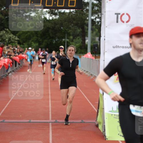14.06.2026 - 7 Türme Triathlon Andreas Tolksdorf http://msf.ph/oto/9805907 14.06.2026 15:56:07 Ziel 751, 960, 1662, 1722, 1735, 1756 meine-sportfotos.de