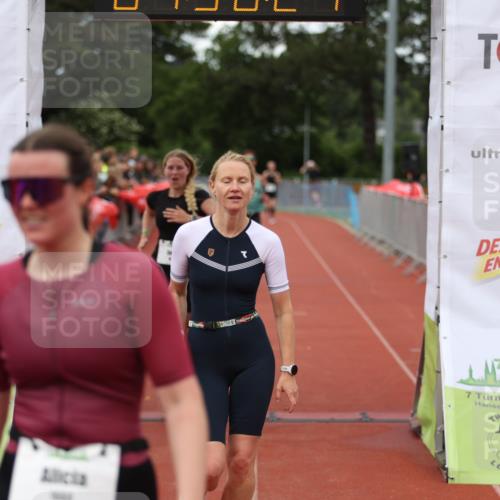 14.06.2026 - 7 Türme Triathlon Andreas Tolksdorf http://msf.ph/oto/9805932 14.06.2026 15:56:23 Ziel 834, 922, 1593, 1660, 1678, 1709, 1744 meine-sportfotos.de