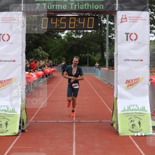 14.06.2026 - 7 Türme Triathlon Andreas Tolksdorf http://msf.ph/oto/9806058 14.06.2026 15:58:39 Ziel 724 meine-sportfotos.de