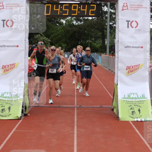 14.06.2026 - 7 Türme Triathlon Andreas Tolksdorf http://msf.ph/oto/9806137 14.06.2026 15:59:41 Ziel 750, 895, 1140, 1337, 1476, 1540, 1698, 1733 meine-sportfotos.de