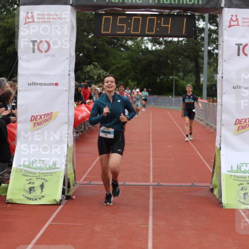 14.06.2026 - 7 Türme Triathlon Andreas Tolksdorf http://msf.ph/oto/9806198 14.06.2026 16:00:40 Ziel 979, 983, 1112 meine-sportfotos.de