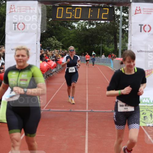 14.06.2026 - 7 Türme Triathlon Andreas Tolksdorf http://msf.ph/oto/9806242 14.06.2026 16:01:10 Ziel 1057, 1630, 1652, 1708 meine-sportfotos.de