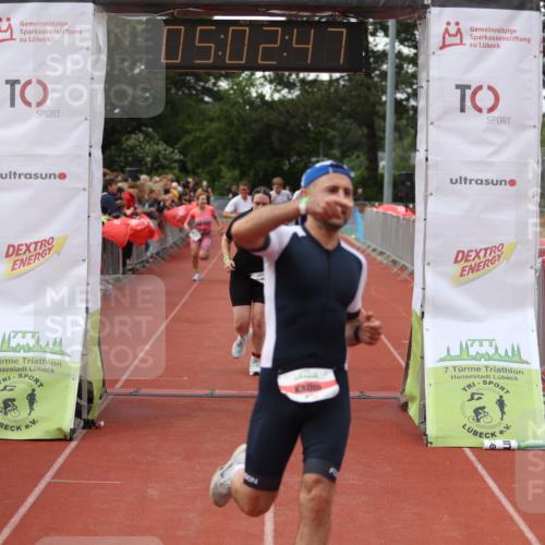 14.06.2026 - 7 Türme Triathlon Andreas Tolksdorf http://msf.ph/oto/9806349 14.06.2026 16:02:46 Ziel 812, 1293, 1511, 1597, 1599, 1642, 1695 meine-sportfotos.de