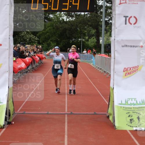 14.06.2026 - 7 Türme Triathlon Andreas Tolksdorf http://msf.ph/oto/9806419 14.06.2026 16:03:40 Ziel 1475, 1723, 1724 meine-sportfotos.de