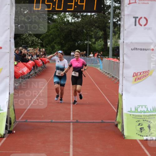 14.06.2026 - 7 Türme Triathlon Andreas Tolksdorf http://msf.ph/oto/9806420 14.06.2026 16:03:40 Ziel 1475, 1723, 1724 meine-sportfotos.de
