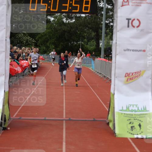 14.06.2026 - 7 Türme Triathlon Andreas Tolksdorf http://msf.ph/oto/9806431 14.06.2026 16:03:57 Ziel 1353, 1550 meine-sportfotos.de