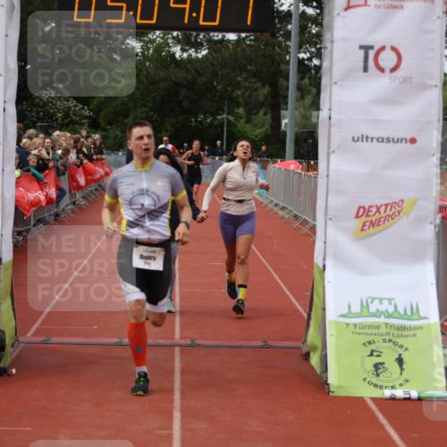 14.06.2026 - 7 Türme Triathlon Andreas Tolksdorf http://msf.ph/oto/9806438 14.06.2026 16:04:00 Ziel 1353, 1550, 1743 meine-sportfotos.de