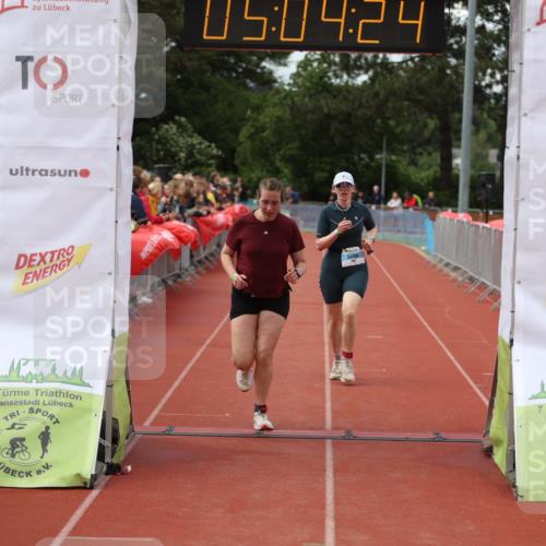 14.06.2026 - 7 Türme Triathlon Andreas Tolksdorf http://msf.ph/oto/9806464 14.06.2026 16:04:22 Ziel 940, 1561, 1595 meine-sportfotos.de