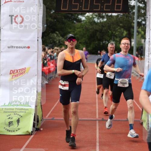 14.06.2026 - 7 Türme Triathlon Andreas Tolksdorf http://msf.ph/oto/9806525 14.06.2026 16:05:26 Ziel 852, 934, 1334, 1335, 1362, 1395, 1686, 1782 meine-sportfotos.de