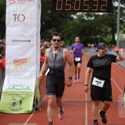 14.06.2026 - 7 Türme Triathlon Andreas Tolksdorf http://msf.ph/oto/9806531 14.06.2026 16:05:31 Ziel 852, 934, 1334, 1335, 1362, 1395, 1686, 1782 meine-sportfotos.de