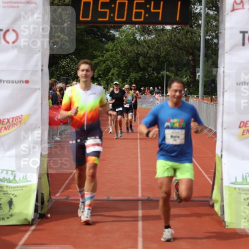 14.06.2026 - 7 Türme Triathlon Andreas Tolksdorf http://msf.ph/oto/9806616 14.06.2026 16:06:40 Ziel 736, 1050, 1066, 1274, 1442, 1521, 1551, 1785 meine-sportfotos.de