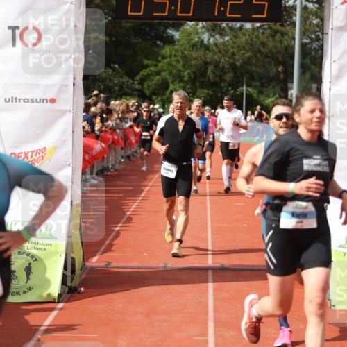 14.06.2026 - 7 Türme Triathlon Andreas Tolksdorf http://msf.ph/oto/9806671 14.06.2026 16:07:24 Ziel 771, 815, 885, 1044, 1213, 1300, 1414, 1547, 1600, 1624, 1755 meine-sportfotos.de