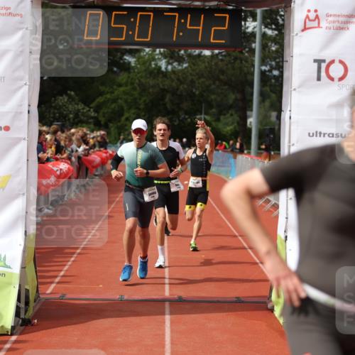 14.06.2026 - 7 Türme Triathlon Andreas Tolksdorf http://msf.ph/oto/9806696 14.06.2026 16:07:41 Ziel 1245, 1265, 1298, 1309, 1314, 1398, 1444, 1798 meine-sportfotos.de