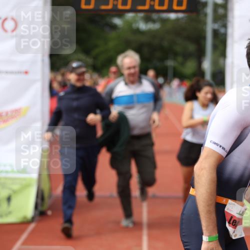14.06.2026 - 7 Türme Triathlon Andreas Tolksdorf http://msf.ph/oto/9806773 14.06.2026 16:09:05 Ziel 788, 809, 813, 889, 1000, 1343, 1787 meine-sportfotos.de