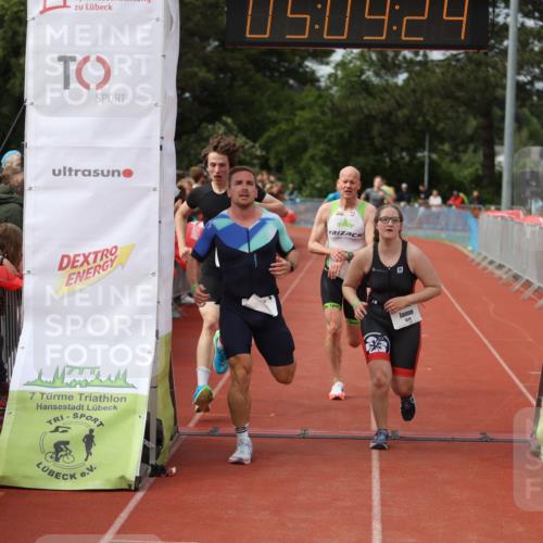 14.06.2026 - 7 Türme Triathlon Andreas Tolksdorf http://msf.ph/oto/9806789 14.06.2026 16:09:23 Ziel 1215, 1295, 1371, 1409, 1432, 1467, 1474, 1574 meine-sportfotos.de