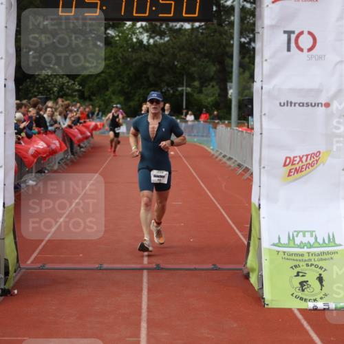 14.06.2026 - 7 Türme Triathlon Andreas Tolksdorf http://msf.ph/oto/9806874 14.06.2026 16:10:49 Ziel 615, 754, 1083, 1440, 1650 meine-sportfotos.de