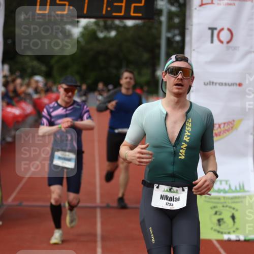 14.06.2026 - 7 Türme Triathlon Andreas Tolksdorf http://msf.ph/oto/9806909 14.06.2026 16:11:30 Ziel 1015, 1223, 1365, 1473, 1696 meine-sportfotos.de