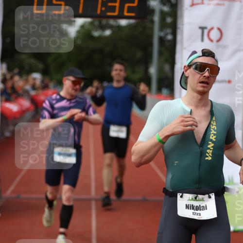 14.06.2026 - 7 Türme Triathlon Andreas Tolksdorf http://msf.ph/oto/9806910 14.06.2026 16:11:30 Ziel 1015, 1223, 1365, 1473, 1696 meine-sportfotos.de