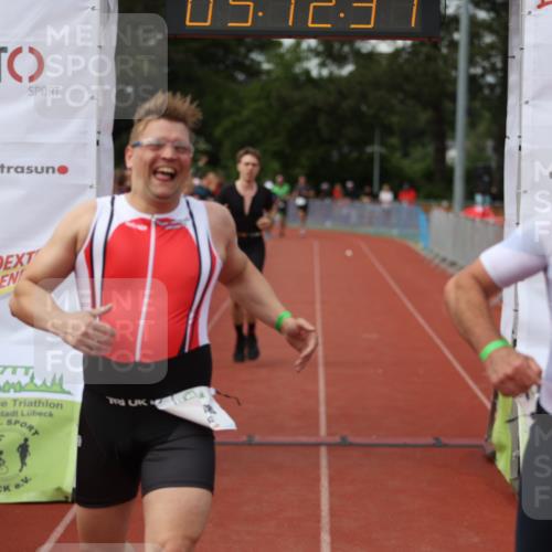 14.06.2026 - 7 Türme Triathlon Andreas Tolksdorf http://msf.ph/oto/9806990 14.06.2026 16:12:35 Ziel 1399, 1403, 1427, 1502 meine-sportfotos.de