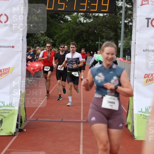 14.06.2026 - 7 Türme Triathlon Andreas Tolksdorf http://msf.ph/oto/9807056 14.06.2026 16:13:37 Ziel 705, 1272, 1276, 1374, 1393, 1413, 1468, 1479, 1729, 1776 meine-sportfotos.de