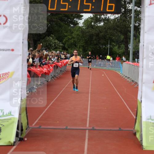 14.06.2026 - 7 Türme Triathlon Andreas Tolksdorf http://msf.ph/oto/9807141 14.06.2026 16:15:15 Ziel 1259, 1436 meine-sportfotos.de