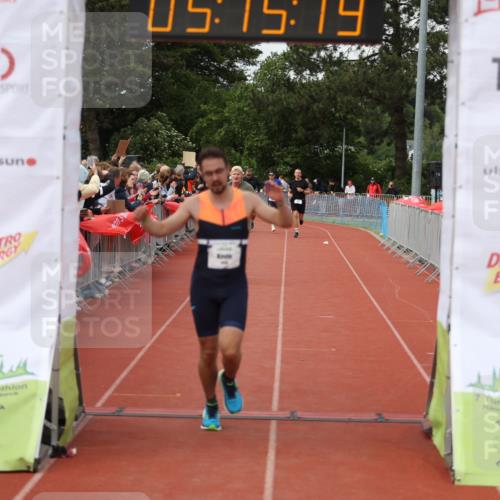 14.06.2026 - 7 Türme Triathlon Andreas Tolksdorf http://msf.ph/oto/9807146 14.06.2026 16:15:18 Ziel 1259, 1436, 1451 meine-sportfotos.de