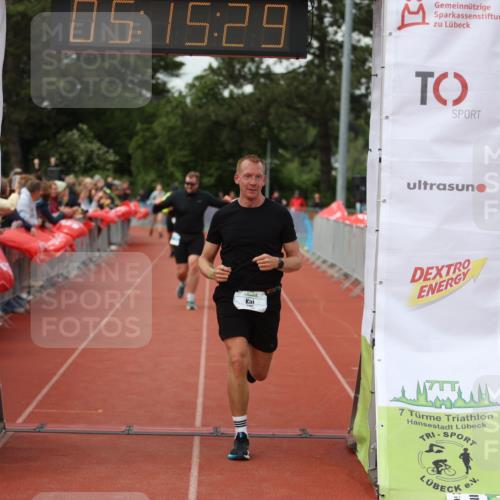 14.06.2026 - 7 Türme Triathlon Andreas Tolksdorf http://msf.ph/oto/9807160 14.06.2026 16:15:28 Ziel 1002, 1187, 1259, 1299, 1451 meine-sportfotos.de